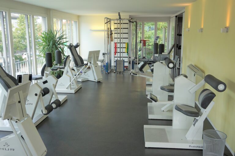 Physiotherapie Training Fitness Dorfplatz